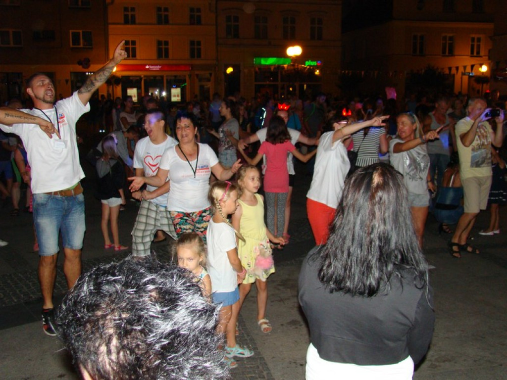 Dyskoteka na Placu Polonii Amerykańskiej