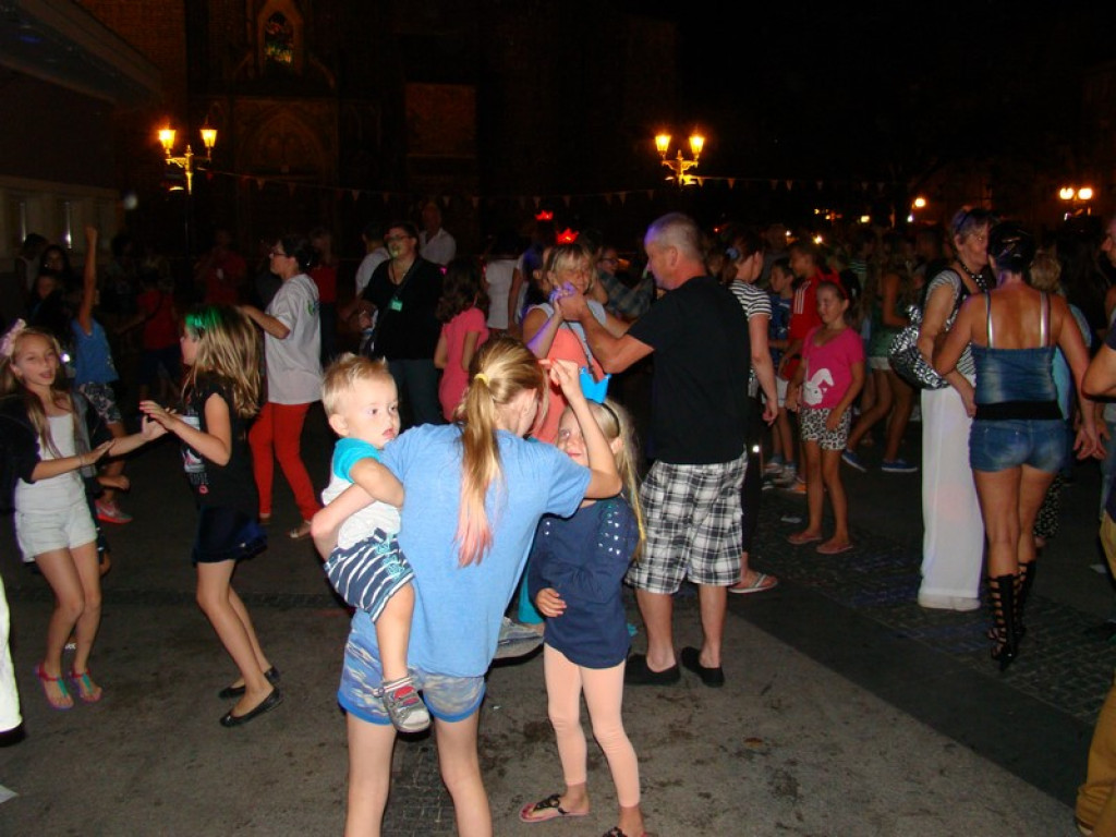 Dyskoteka na Placu Polonii Amerykańskiej