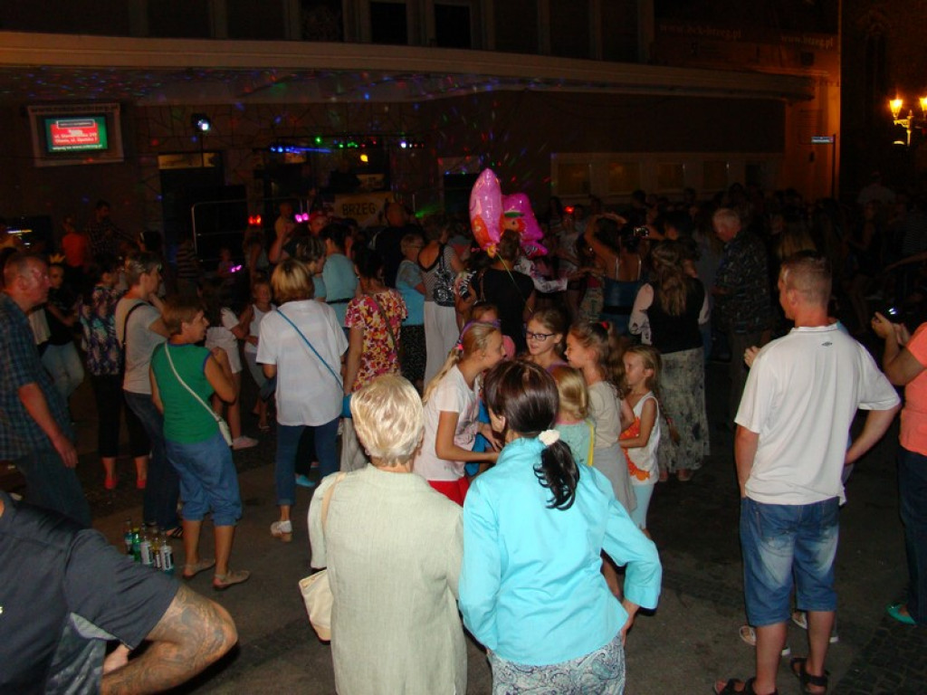 Dyskoteka na Placu Polonii Amerykańskiej