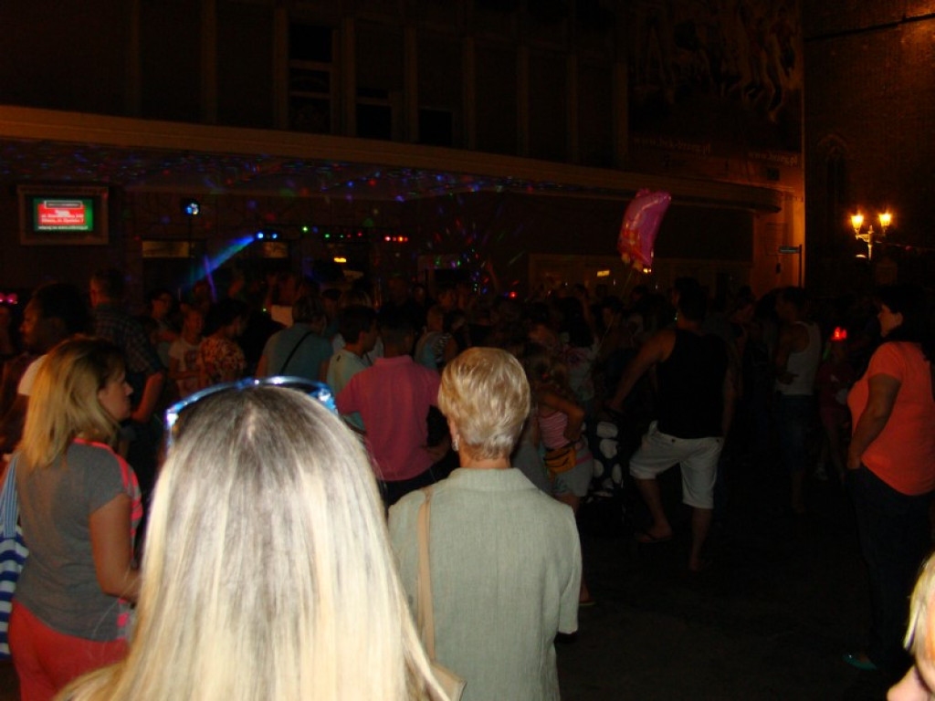 Dyskoteka na Placu Polonii Amerykańskiej