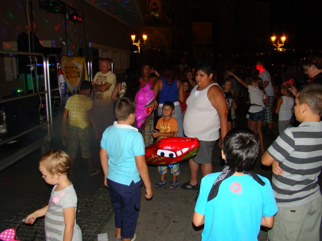 Dyskoteka na Placu Polonii Amerykańskiej