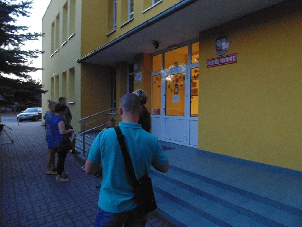 Brzeg: Rodzice spali pod przedszkolem, by dziecko zostało przyjęte do placówki