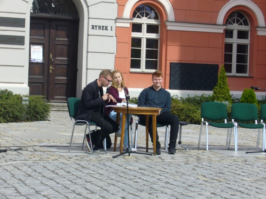 Narodowe czytanie w Grodkowie