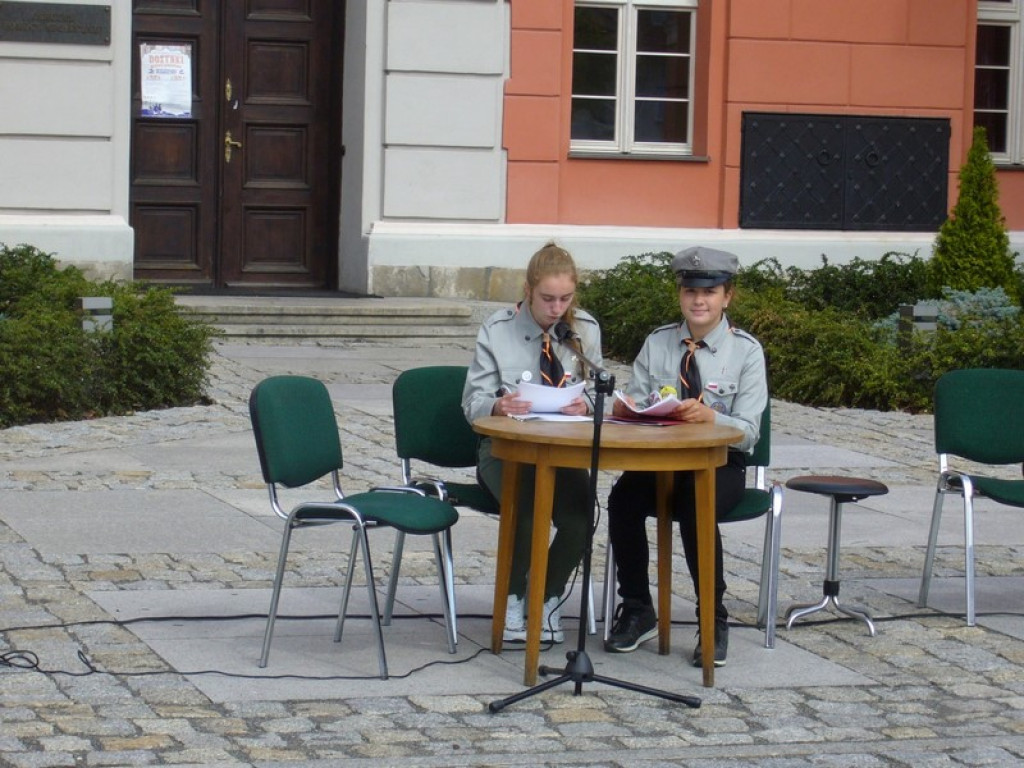 Narodowe czytanie w Grodkowie