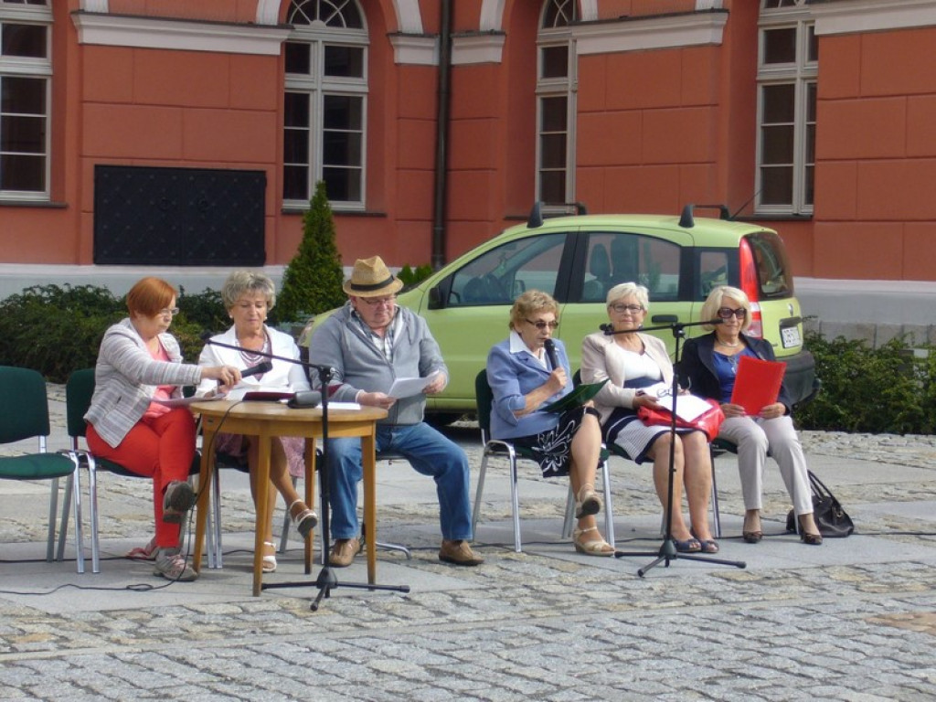 Narodowe czytanie w Grodkowie