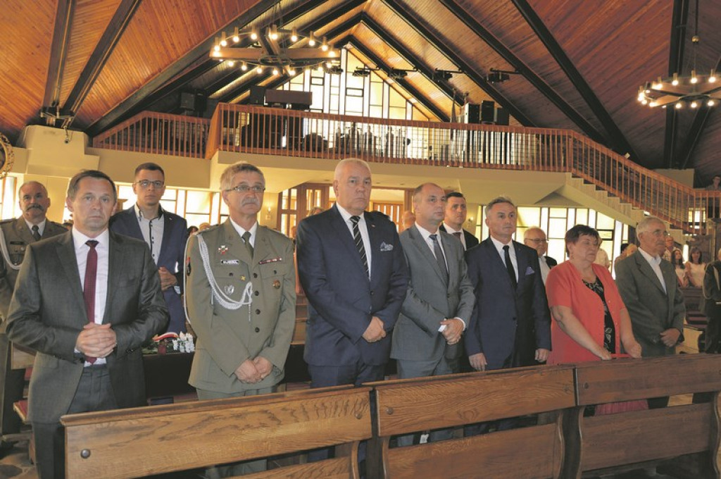 Pod biało- czerwonym sztandarem