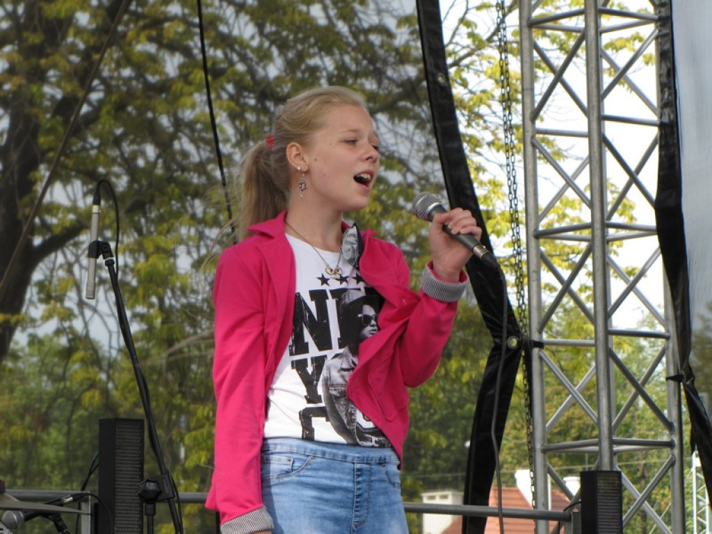 Majka Jeżowska zaśpiewała na Pikniku Rodzinnym w Brzegu