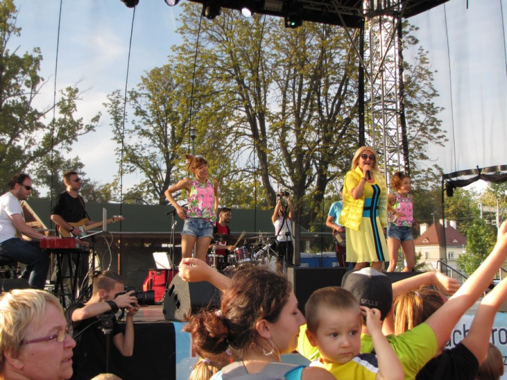 Majka Jeżowska zaśpiewała na Pikniku Rodzinnym w Brzegu