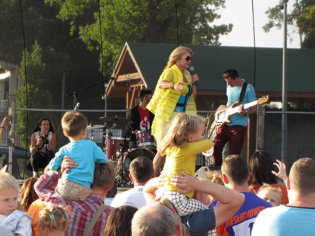 Majka Jeżowska zaśpiewała na Pikniku Rodzinnym w Brzegu