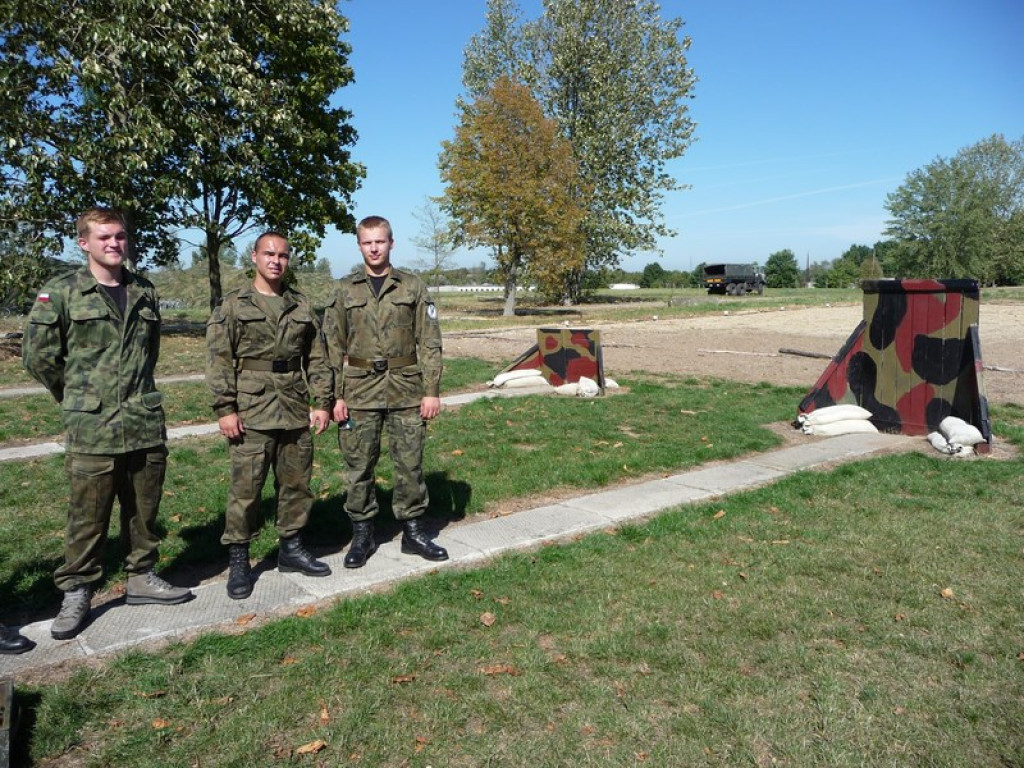 Zajęcia zintegrowane 1 Brzeskiego Pułku Saperów z udziałem młodzieży II LO w Brzegu