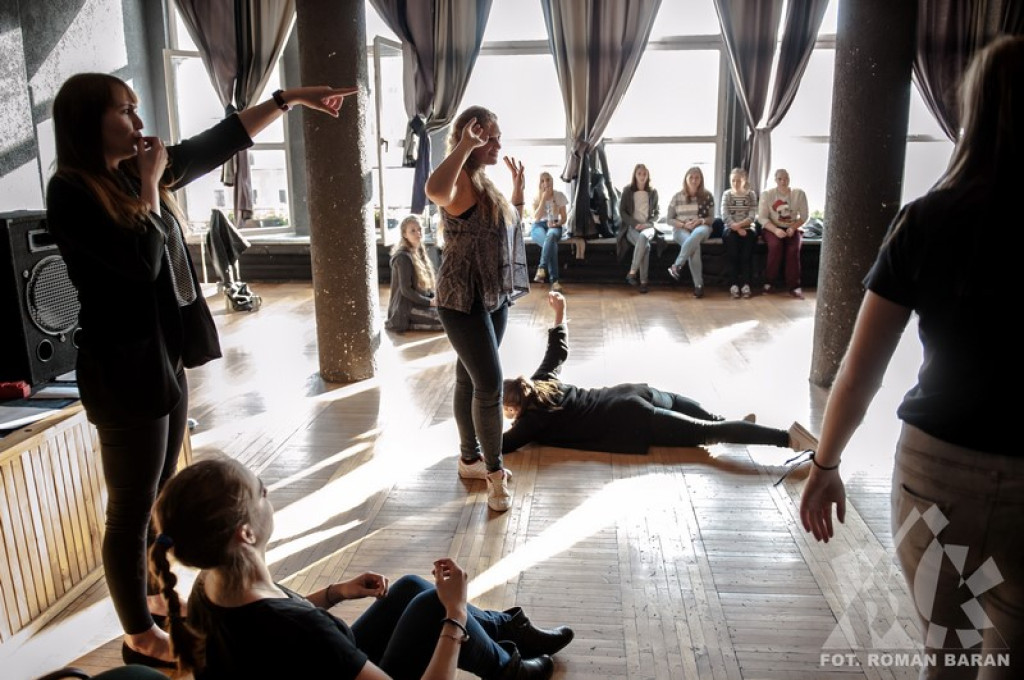 Aktorzy Teatru im. Żeromskiego z Kielc na scenie BCK