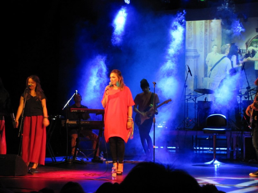 Koncert zespołu LULY w Brzegu na rzecz PCK [fotorelacja]