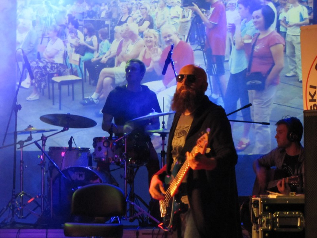 Koncert zespołu LULY w Brzegu na rzecz PCK [fotorelacja]