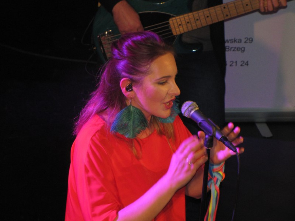 Koncert zespołu LULY w Brzegu na rzecz PCK [fotorelacja]