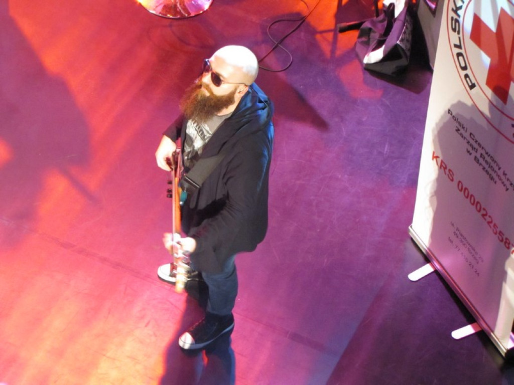 Koncert zespołu LULY w Brzegu na rzecz PCK [fotorelacja]