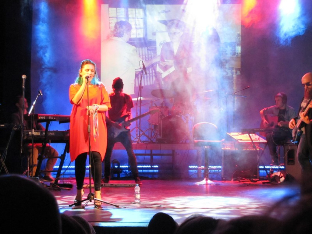 Koncert zespołu LULY w Brzegu na rzecz PCK [fotorelacja]