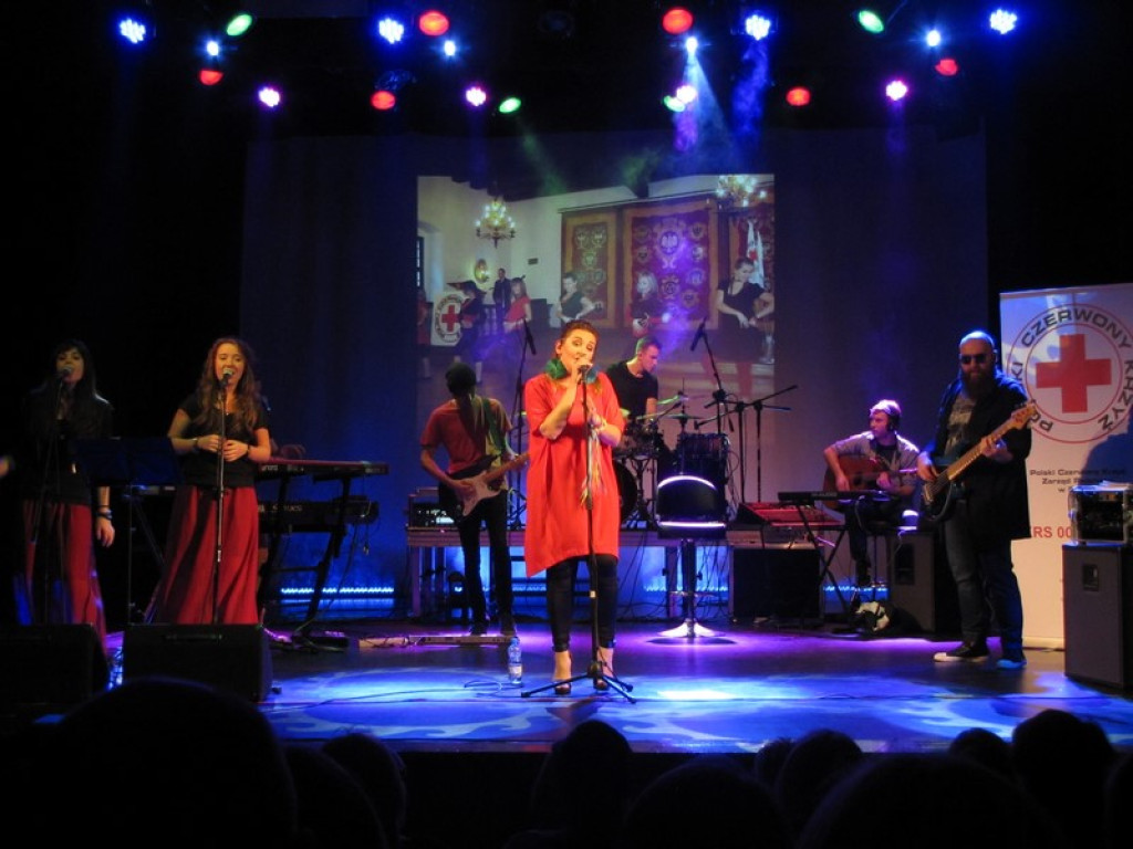 Koncert zespołu LULY w Brzegu na rzecz PCK [fotorelacja]