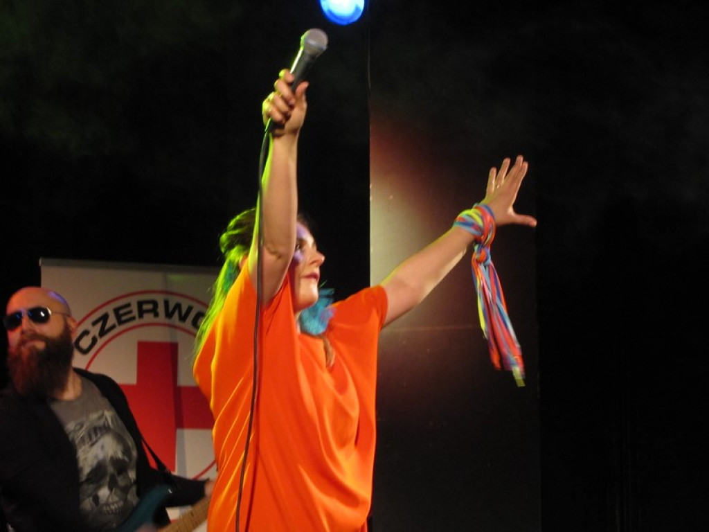 Koncert zespołu LULY w Brzegu na rzecz PCK [fotorelacja]