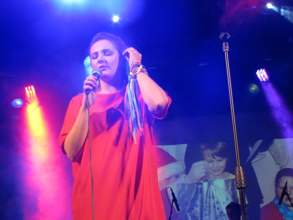 Koncert zespołu LULY w Brzegu na rzecz PCK [fotorelacja]