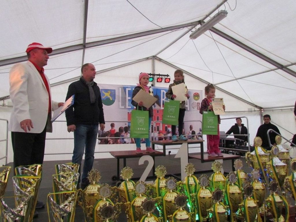 Biegali w Lewinie Brzeskim w ramach III edycji akcji 