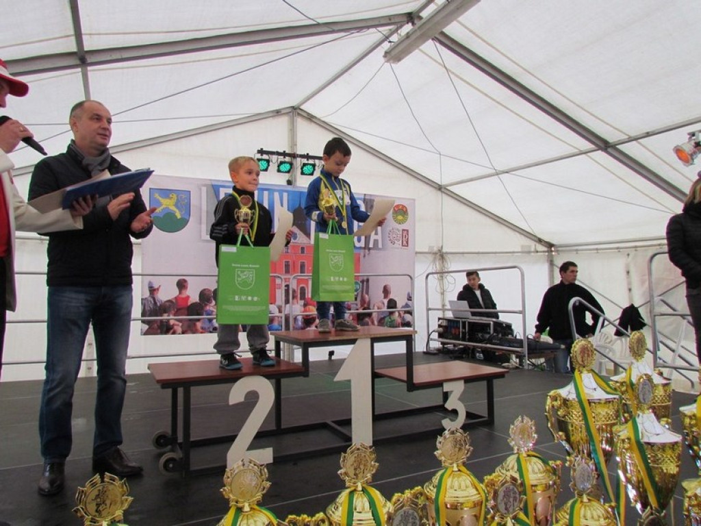 Biegali w Lewinie Brzeskim w ramach III edycji akcji 