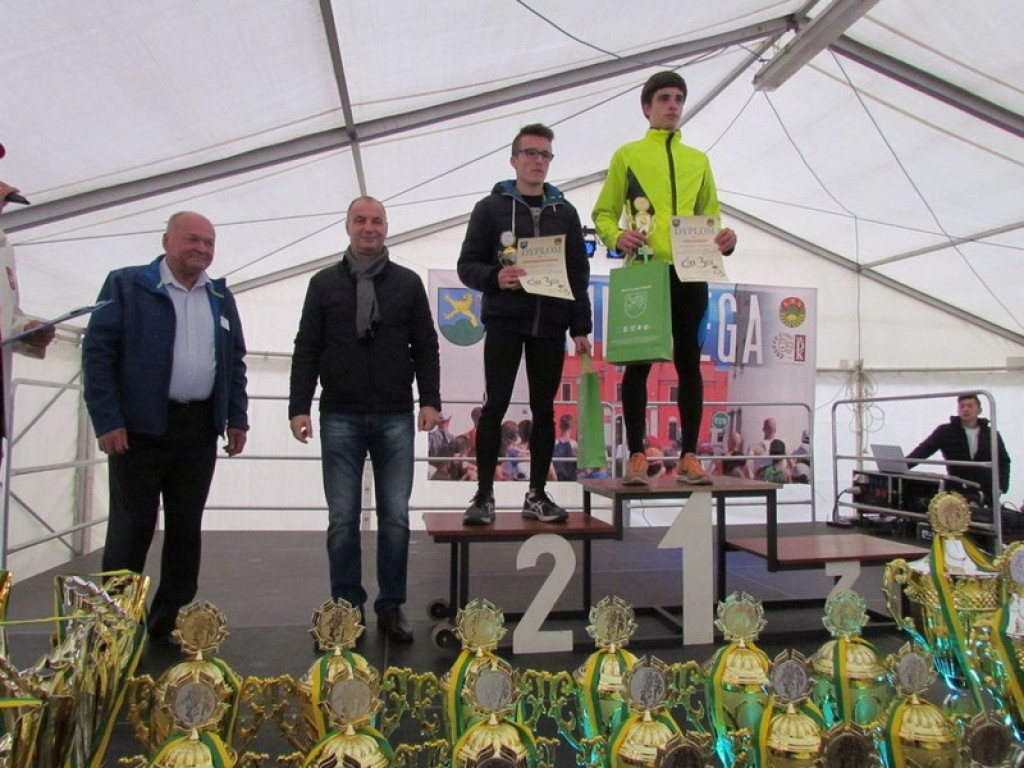 Biegali w Lewinie Brzeskim w ramach III edycji akcji 