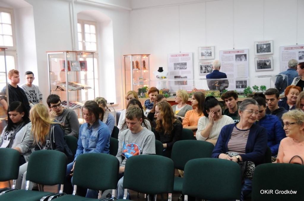 Muzyczna Jesień Grodków 2015 - fotorelacja z wernisażu wystawy