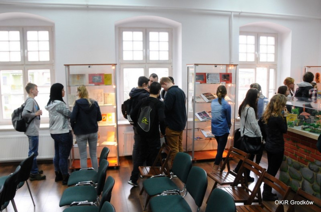 Muzyczna Jesień Grodków 2015 - fotorelacja z wernisażu wystawy