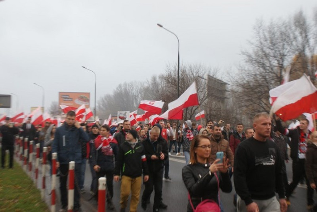 Młodzi patrioci z II LO w Brzegu