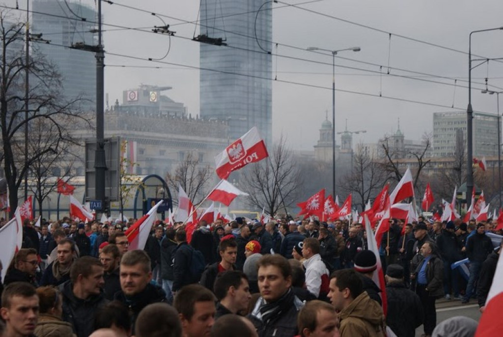 Młodzi patrioci z II LO w Brzegu