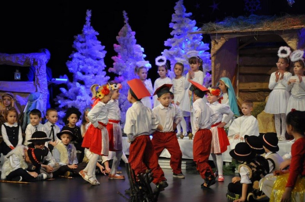Jasełka w wykonaniu przedszkolaków z 