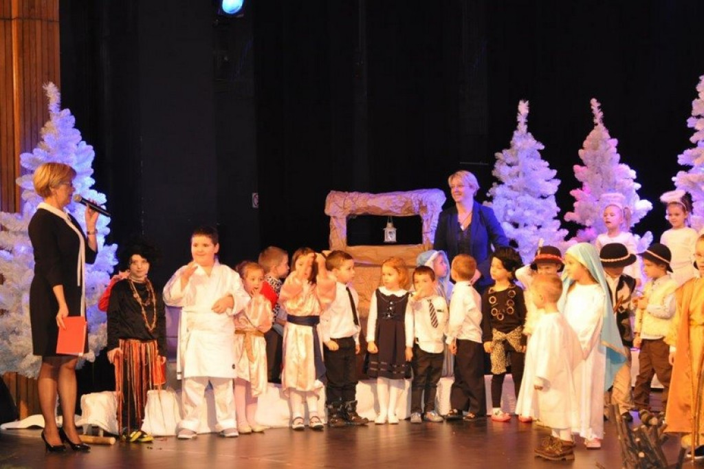 Jasełka w wykonaniu przedszkolaków z 