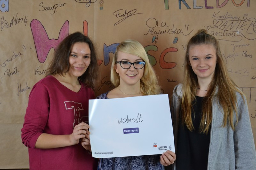 W I LO w Brzegu napisano 1793 listy w ramach akcji Amnesty International