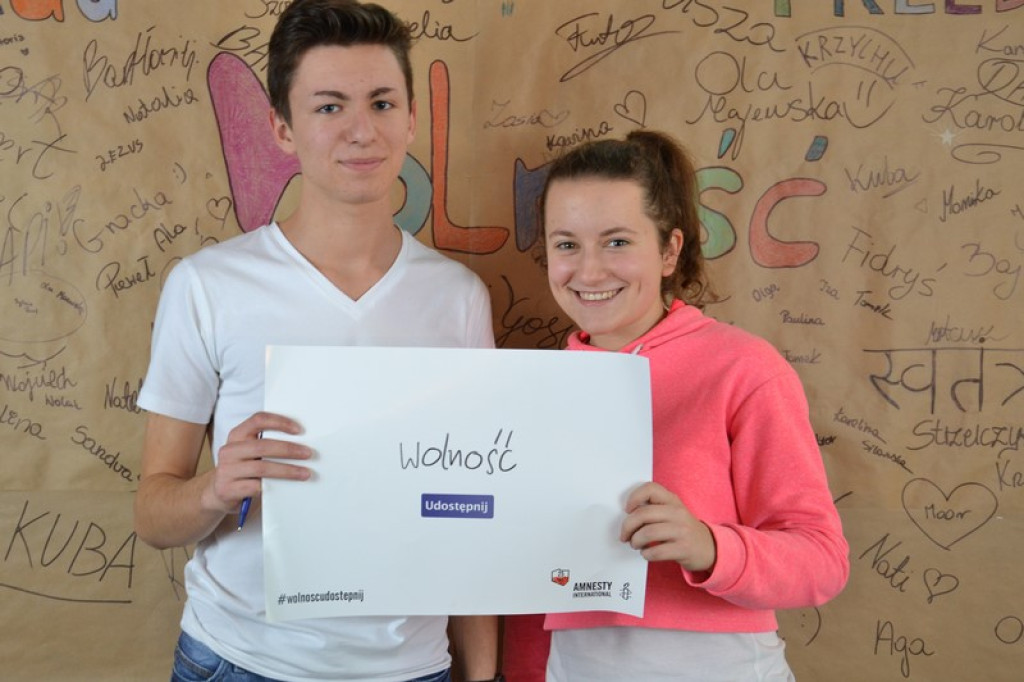 W I LO w Brzegu napisano 1793 listy w ramach akcji Amnesty International