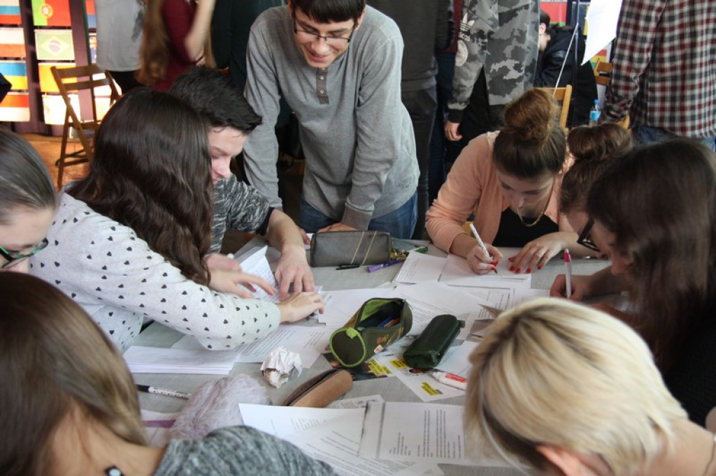 W I LO w Brzegu napisano 1793 listy w ramach akcji Amnesty International