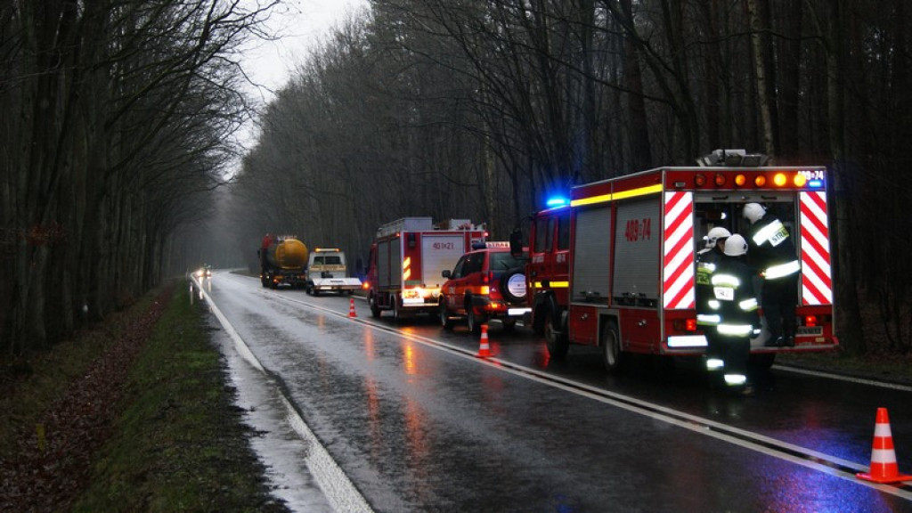 Ciężarówka wypadła z drogi. Spore utrudnienia na DK 39