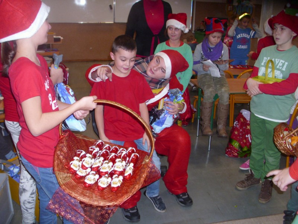 Mikołaj w PSP w Olszance...