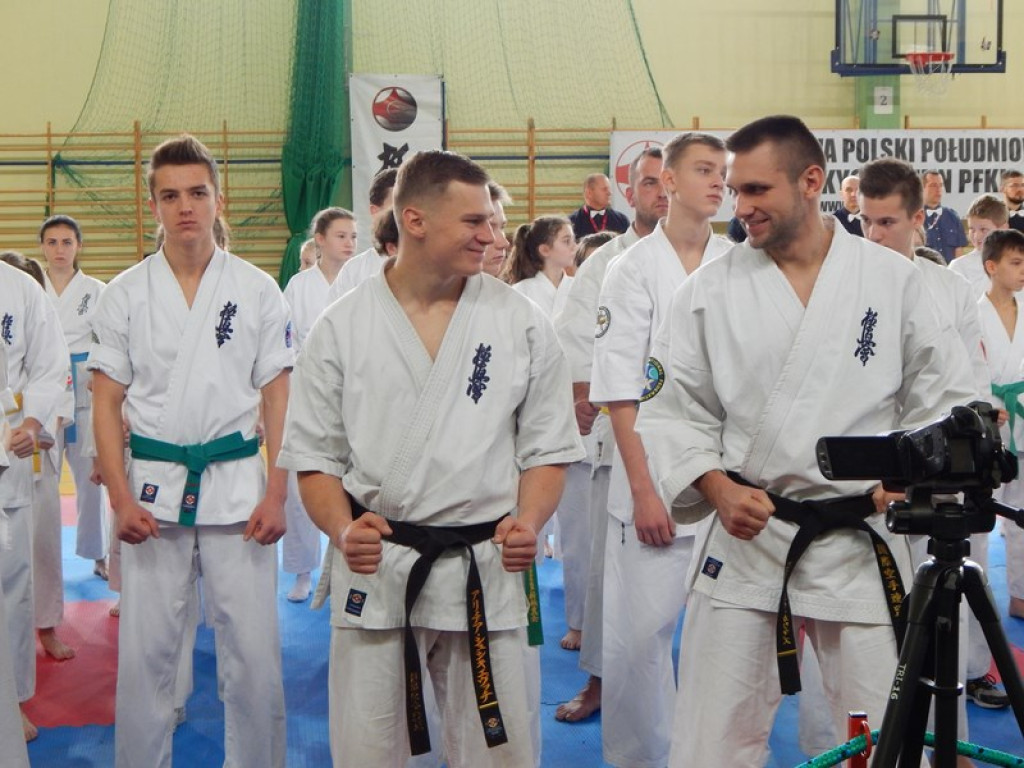 Karatecy z Lewina Brzeskiego na Mistrzostwach Południowej Polski - Mielec 12.12.2015r.