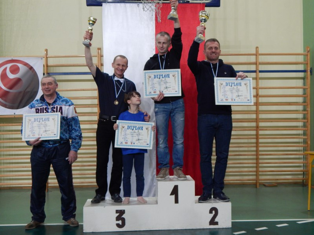 Karatecy z Lewina Brzeskiego na Mistrzostwach Południowej Polski - Mielec 12.12.2015r.