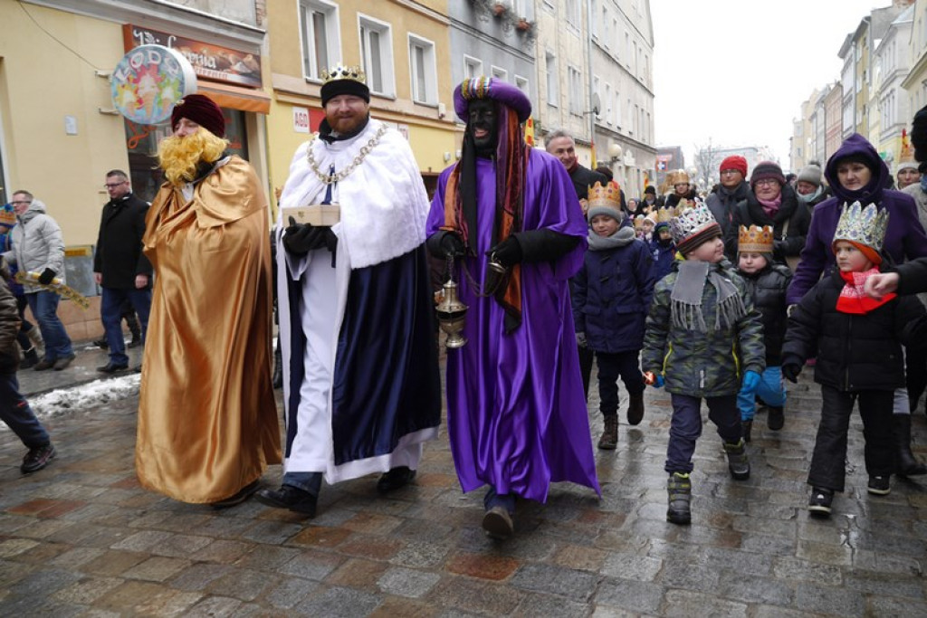 Orszak Trzech Króli przeszedł ulicami Brzegu