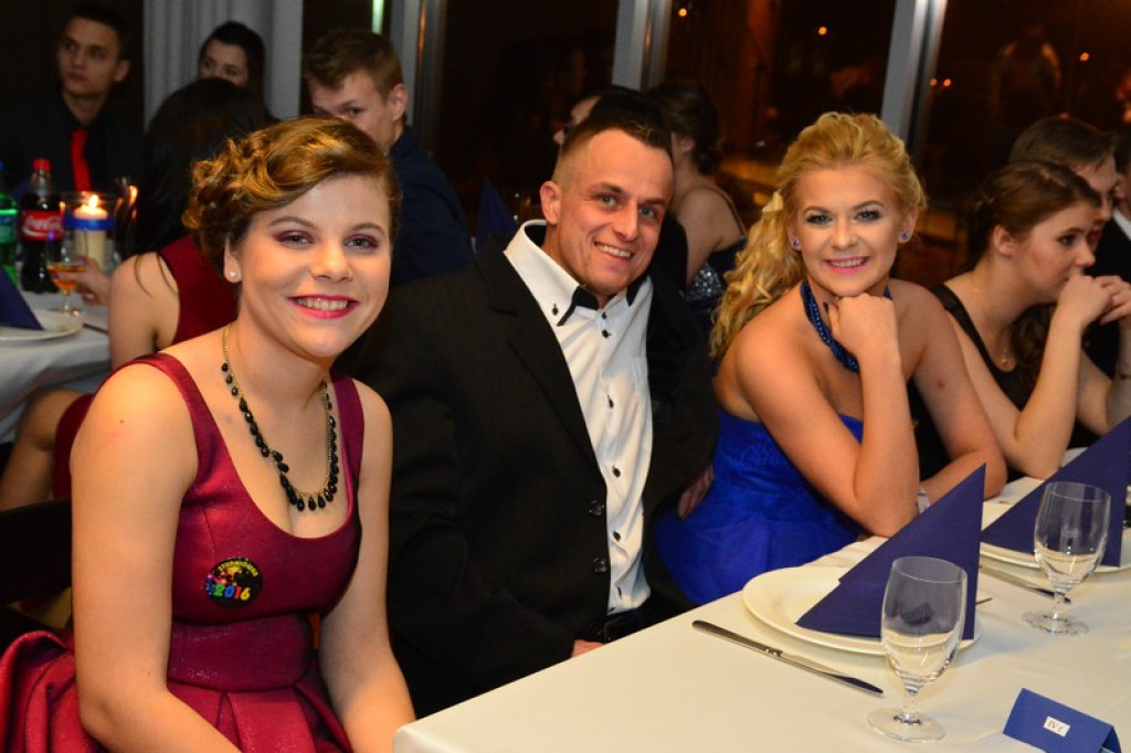 Studniówki 2016. Maturzyści ZSZ nr 1 w Brzegu, bawili się w czterogwiazdkowym hotelu [galeria zdjęć]