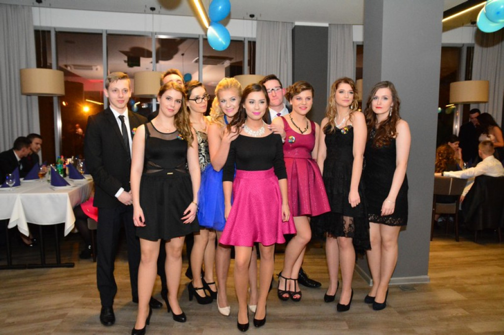 Studniówki 2016. Maturzyści ZSZ nr 1 w Brzegu, bawili się w czterogwiazdkowym hotelu [galeria zdjęć]