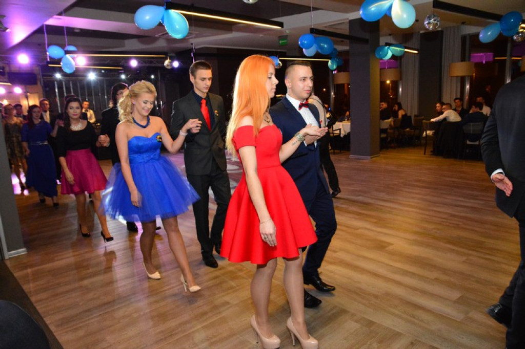 Studniówki 2016. Maturzyści ZSZ nr 1 w Brzegu, bawili się w czterogwiazdkowym hotelu [galeria zdjęć]