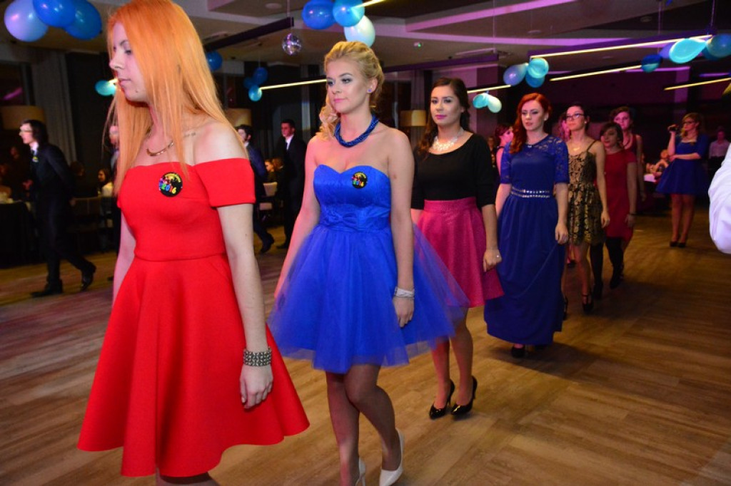 Studniówki 2016. Maturzyści ZSZ nr 1 w Brzegu, bawili się w czterogwiazdkowym hotelu [galeria zdjęć]