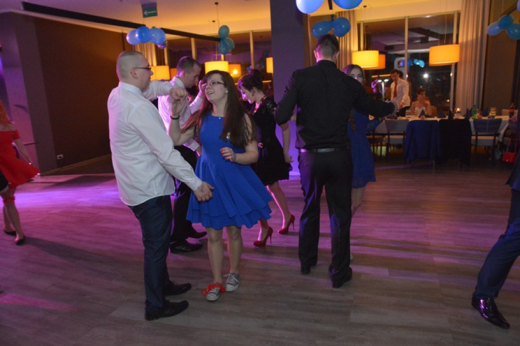 Studniówki 2016. Maturzyści ZSZ nr 1 w Brzegu, bawili się w czterogwiazdkowym hotelu [galeria zdjęć]