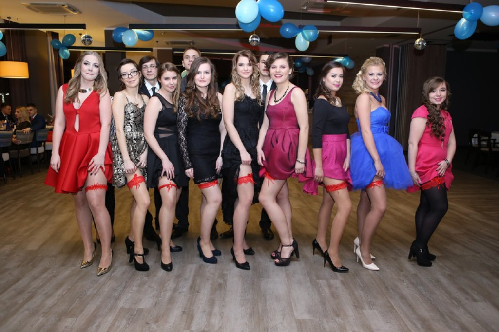 Studniówki 2016. Maturzyści ZSZ nr 1 w Brzegu, bawili się w czterogwiazdkowym hotelu [galeria zdjęć]