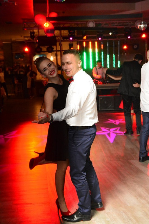 Studniówki 2016. Maturzyści ZSZ nr 1 w Brzegu, bawili się w czterogwiazdkowym hotelu [galeria zdjęć]