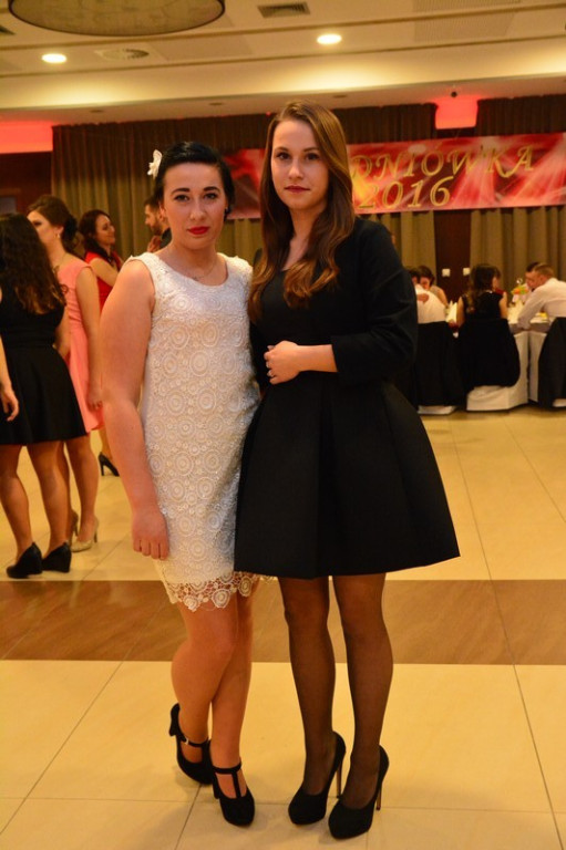 Studniówki 2016: Maturzyści I LO w Brzegu, zatańczyli reprezentacyjnego poloneza [galeria zdjęć]