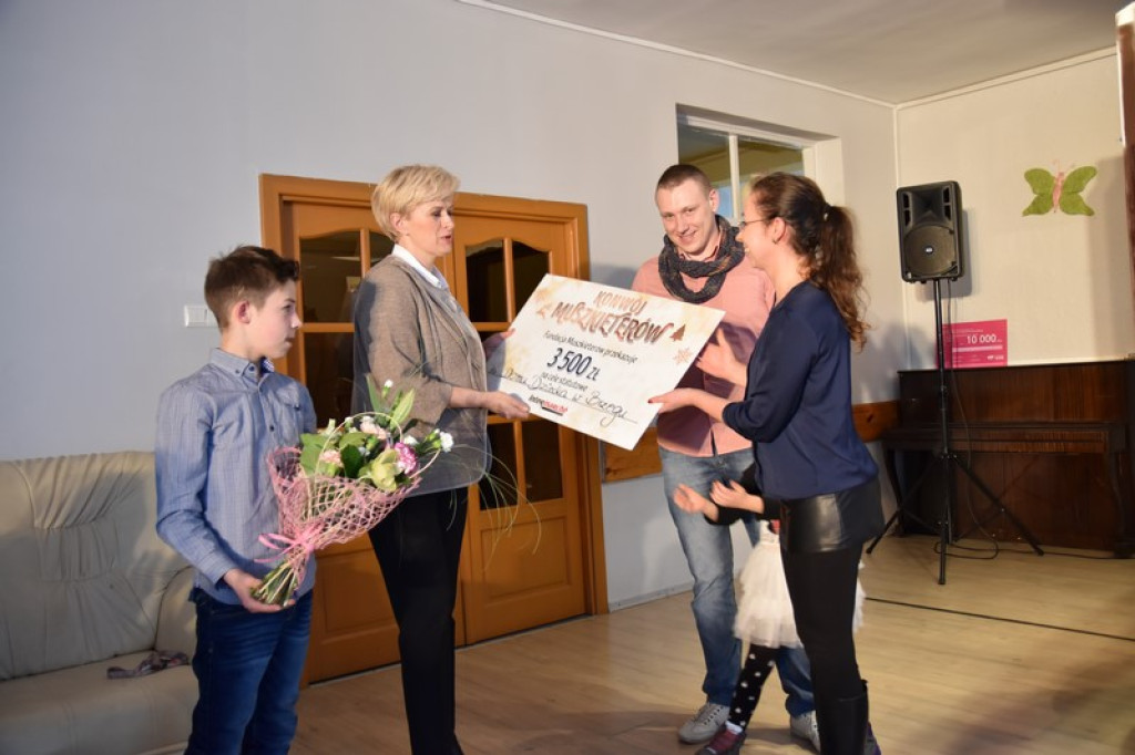 Konwój Muszkieterów odwiedził Dom Dziecka w Brzegu