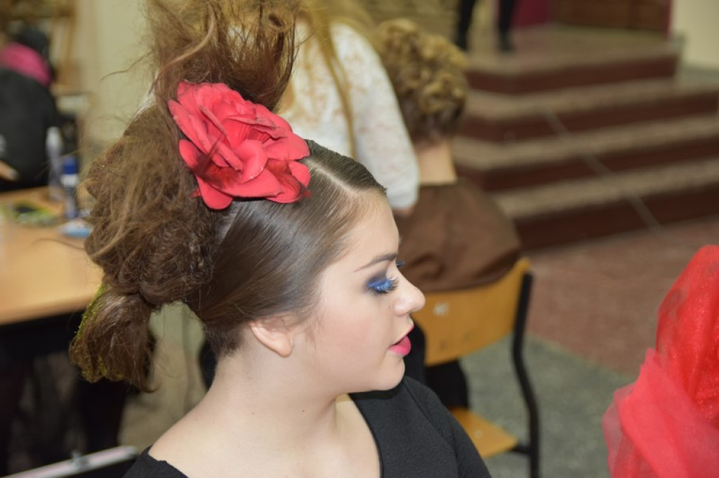 Uczniowie prezentowali swój talent, czyli II Wojewódzki Konkurs Fryzjerski w Brzegu